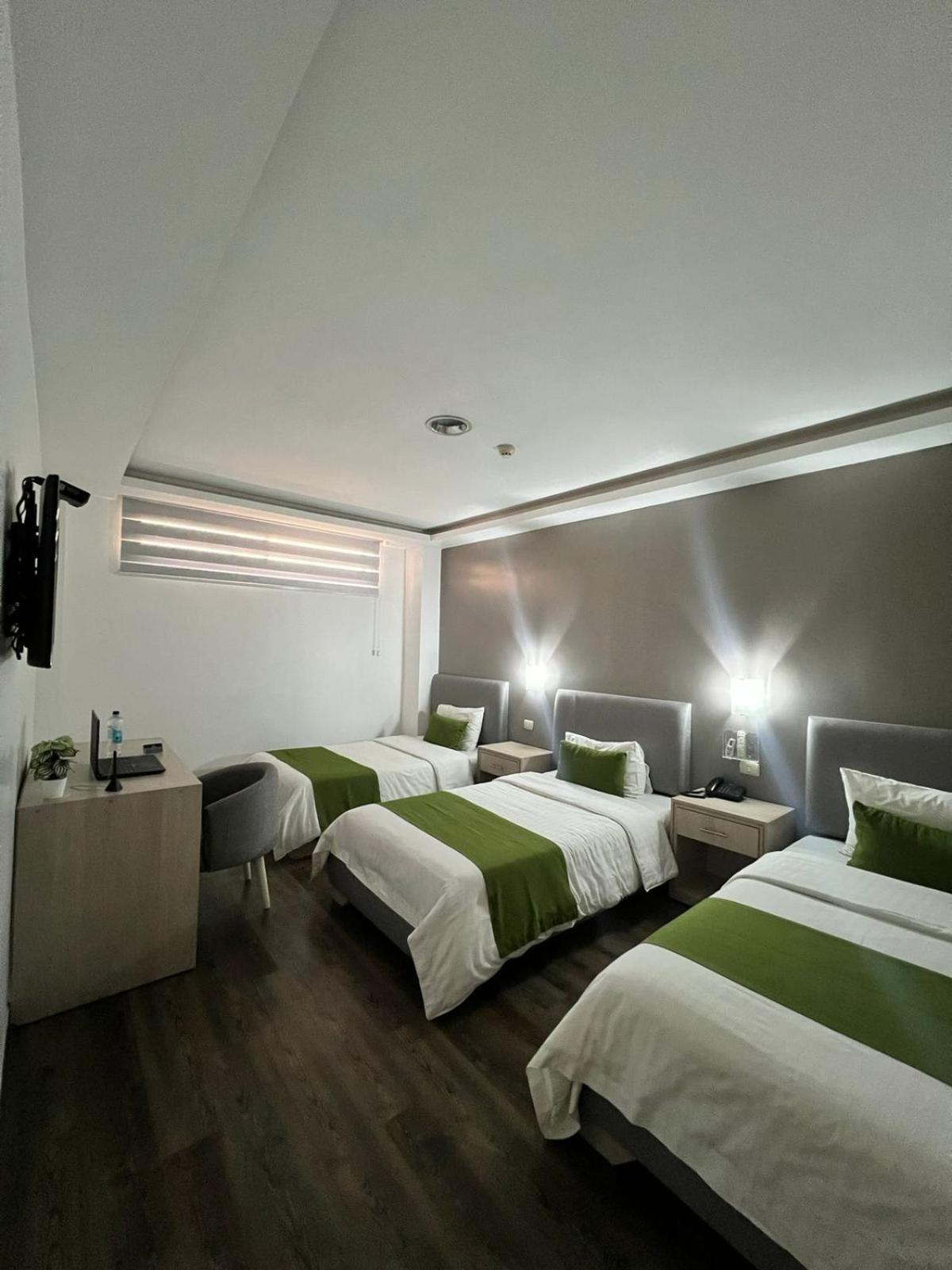 Hotel Plaza Monte Carlo Гуаякиль Экстерьер фото